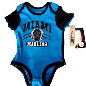 Miami Marlins Newborn Baseball Bodysuit 3 Piece Set  Sports Fan Size 3-6 M